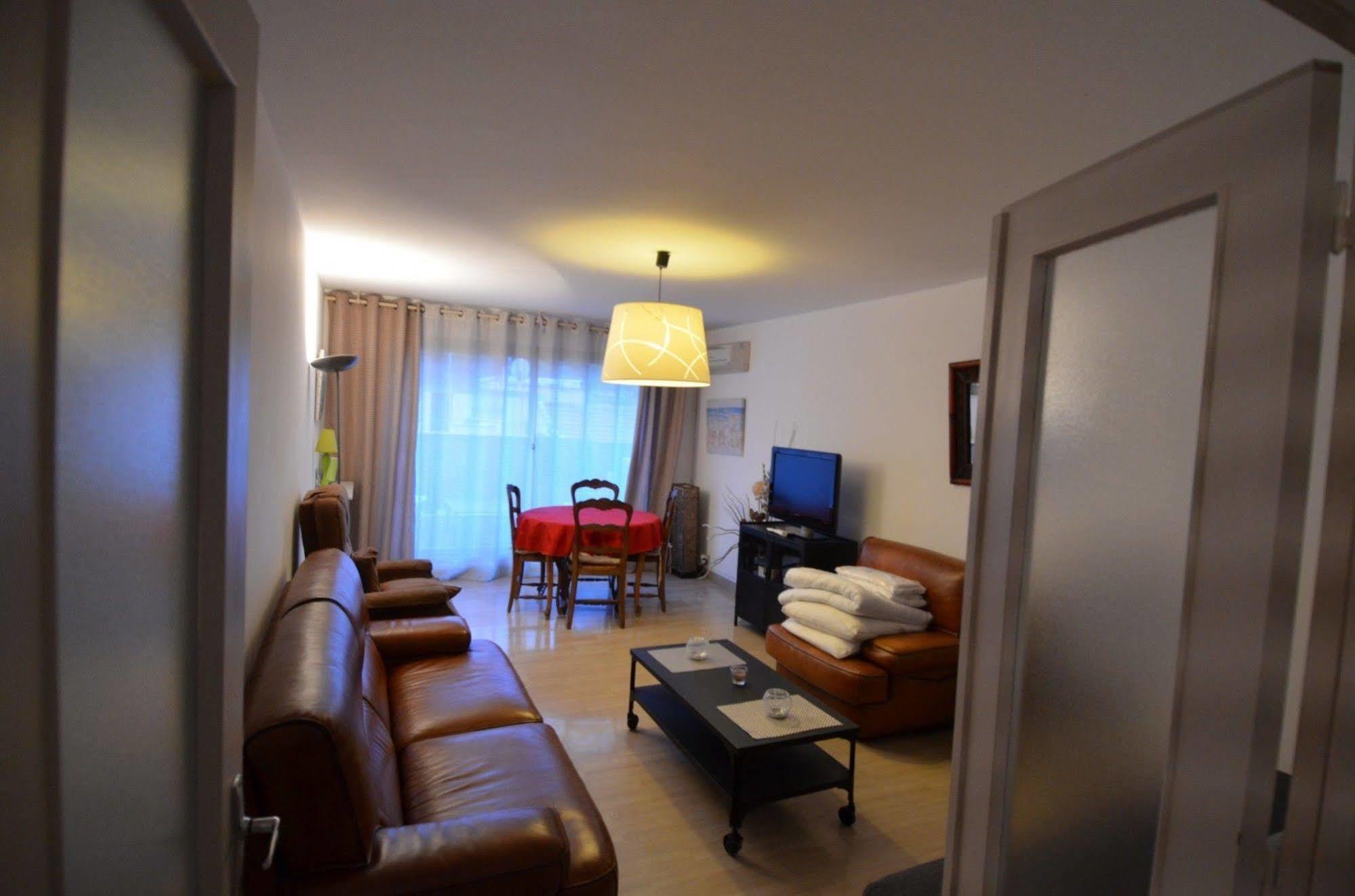 Apartment 6 Personnes Avec Terrasse Le Port *