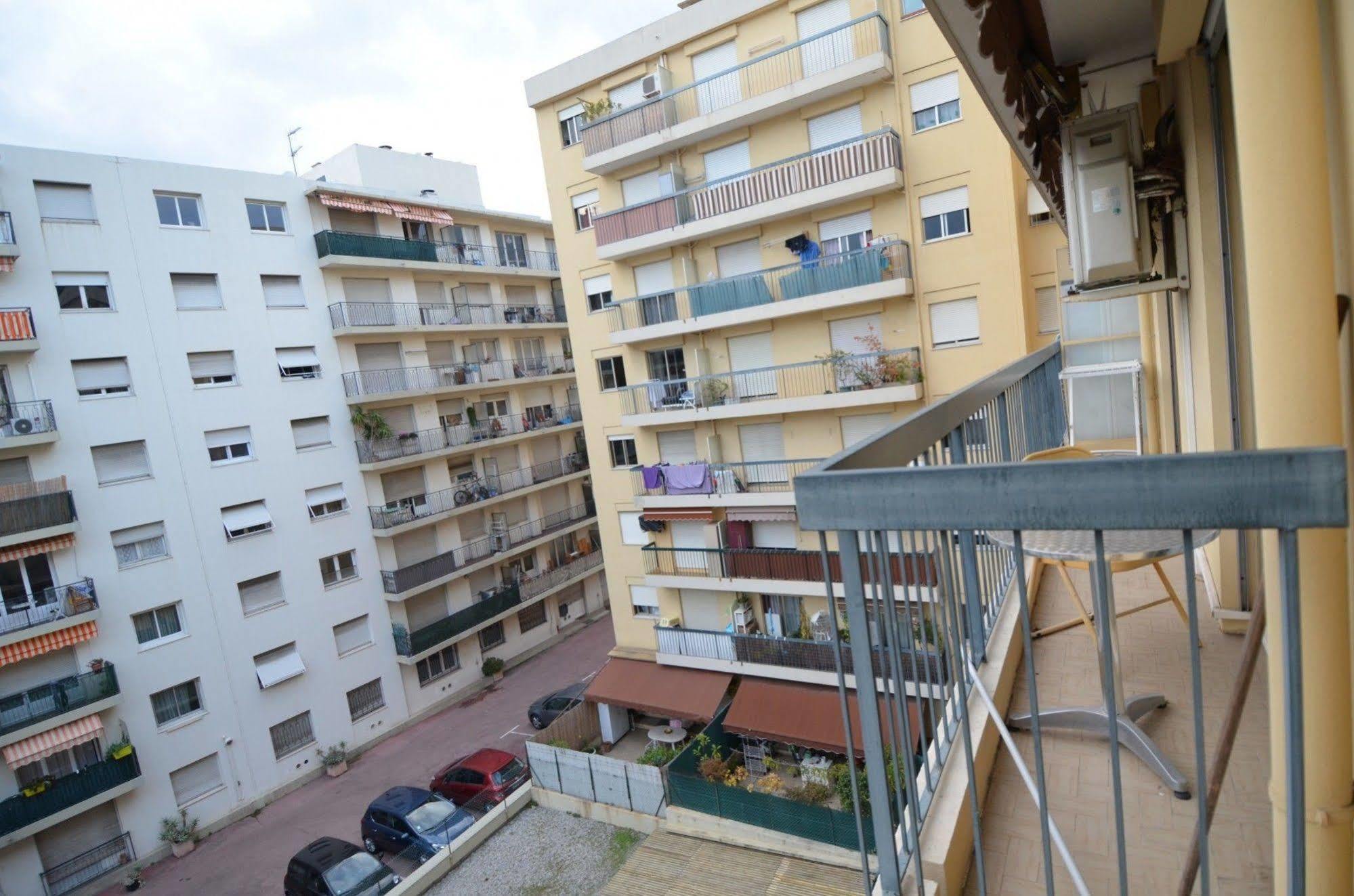 6 Personnes Avec Terrasse Le Port *